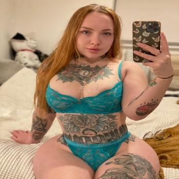 25 Year Curvacious American Escort Brenda